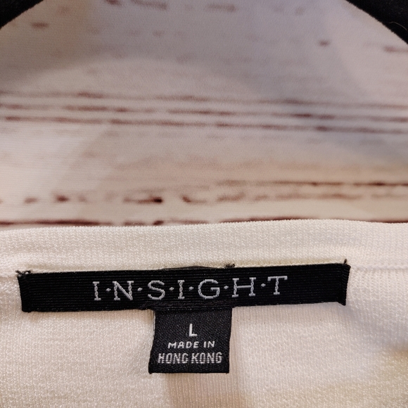 INSIGHT Scalloped Floral Top - Picture 8 of 8